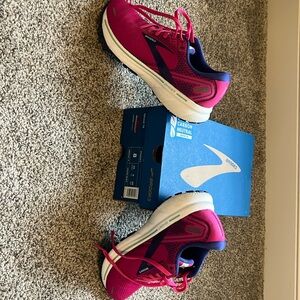 Brooks Ghost 14, Fuschia. Size 8.